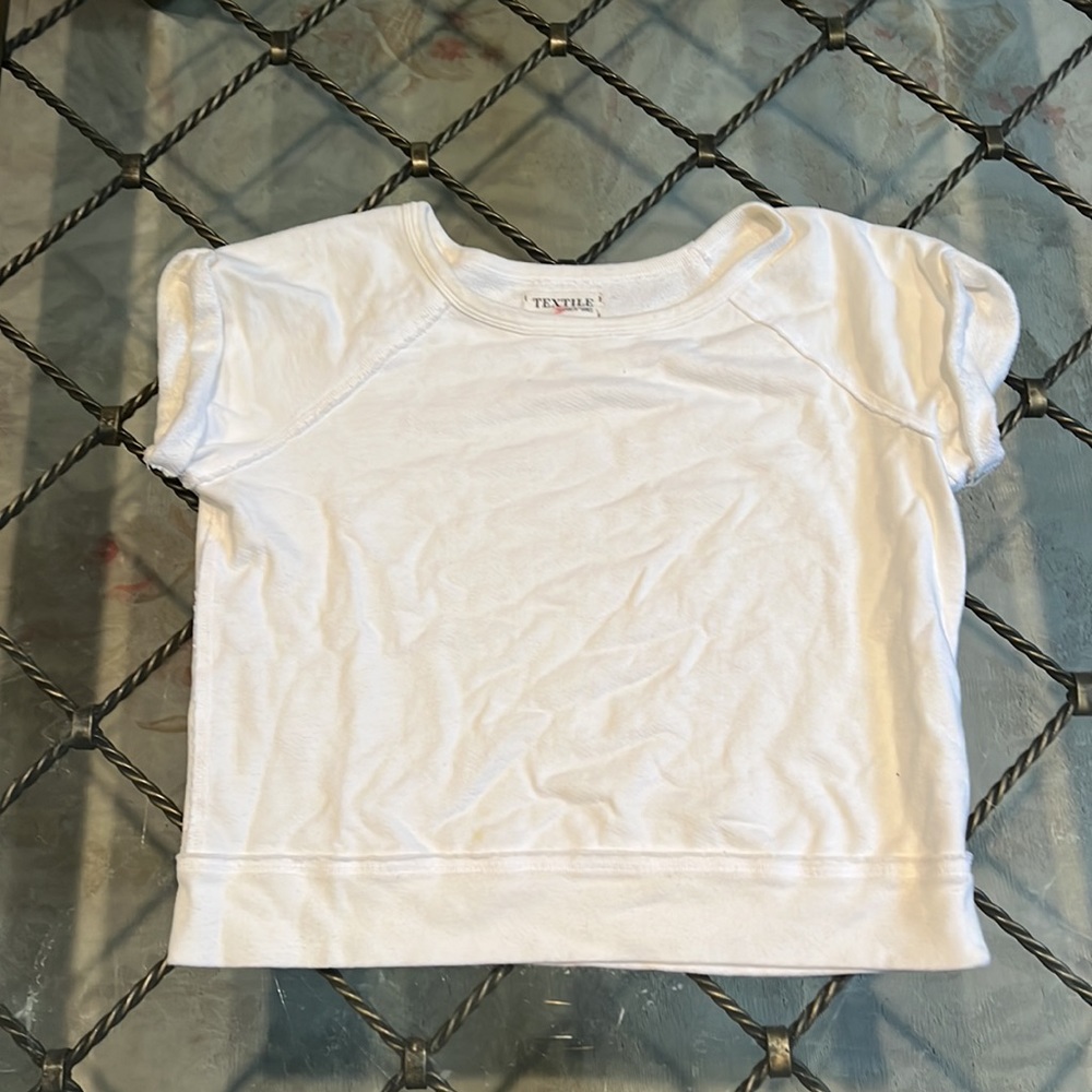 Elizabeth and James White Women's Short-Sleeve Sweater Top